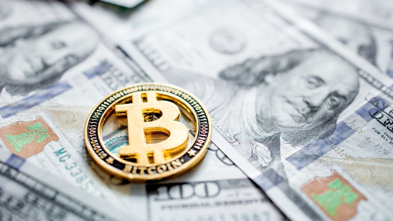 Bitcoin supera los 100 mil dólares, impulsado por el acuerdo entre EEUU y Reino Unido