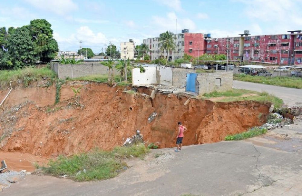 San Félix sinkholes: a growing danger to dozens of families