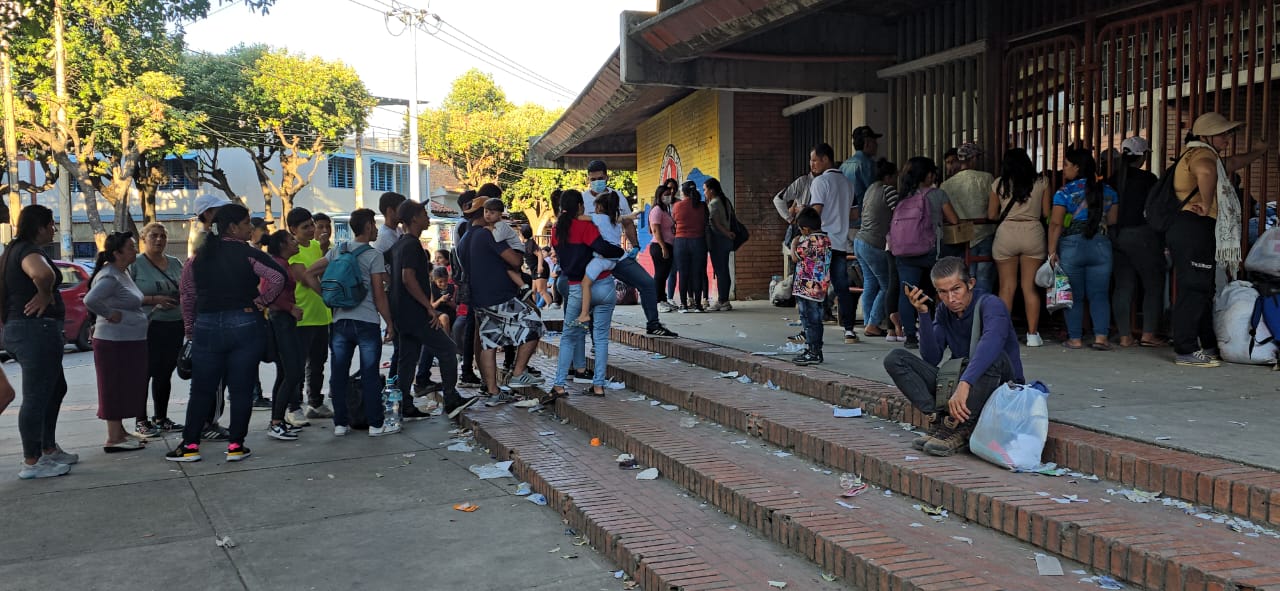 At least 10 venezuelans have returned through the Táchira border fleeing the war in Catatumbo