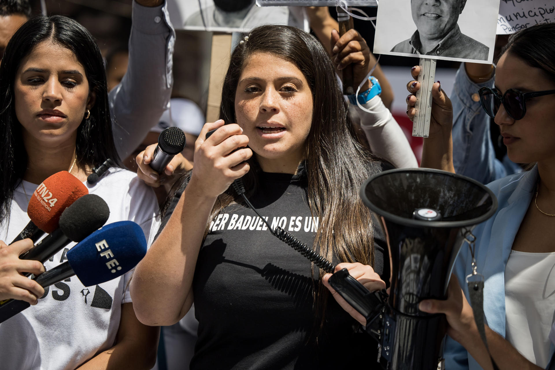 Andreina Baduel denunció hostigamiento frente a su casa de funcionarios no identificados