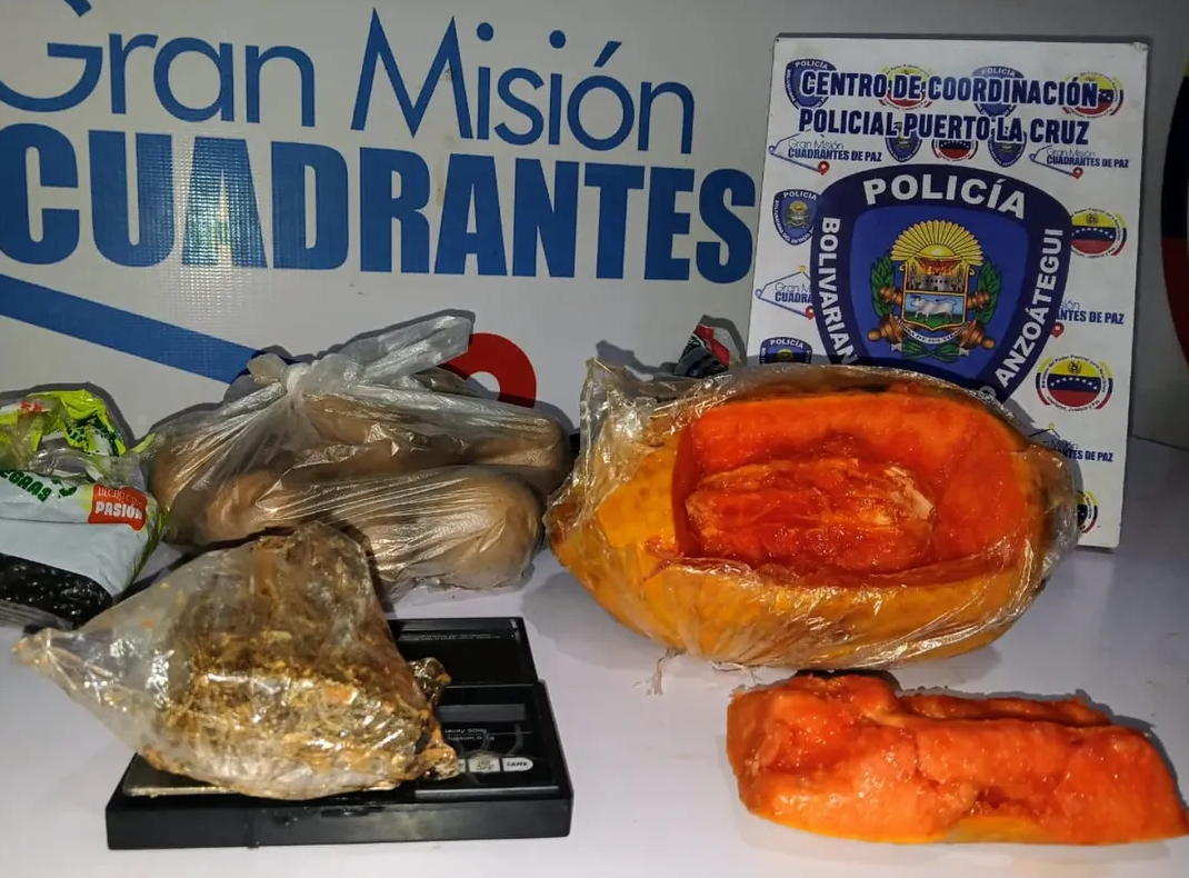 Traficante pensó que ocultar droga en una lechosa era una gran idea, pero lo atraparon en Puerto la Cruz