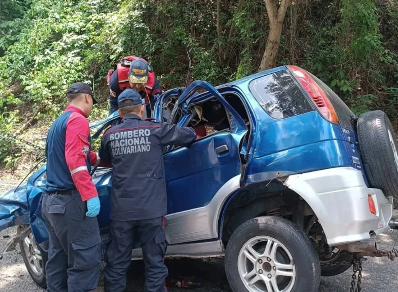 Choque entre camioneta y vehículo de carga pesada dejó cuatro muertos en carretera Trujillo-Lara