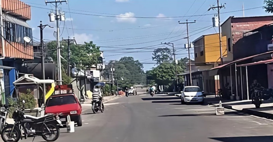 Infobae: Uniformados asaltaron pueblo de El Nula y sus habitantes reaccionaron con protestas