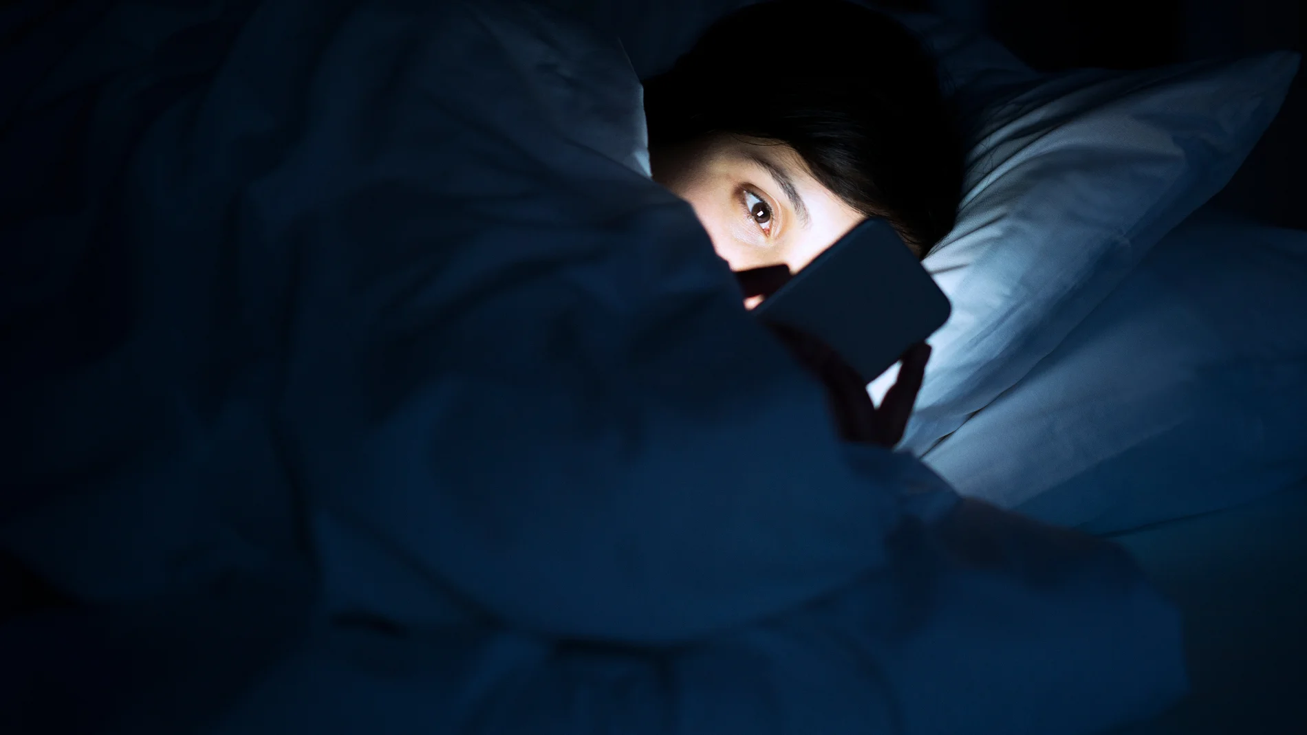 ¿Qué es el «vamping»? El hábito nocturno que afecta a los jóvenes