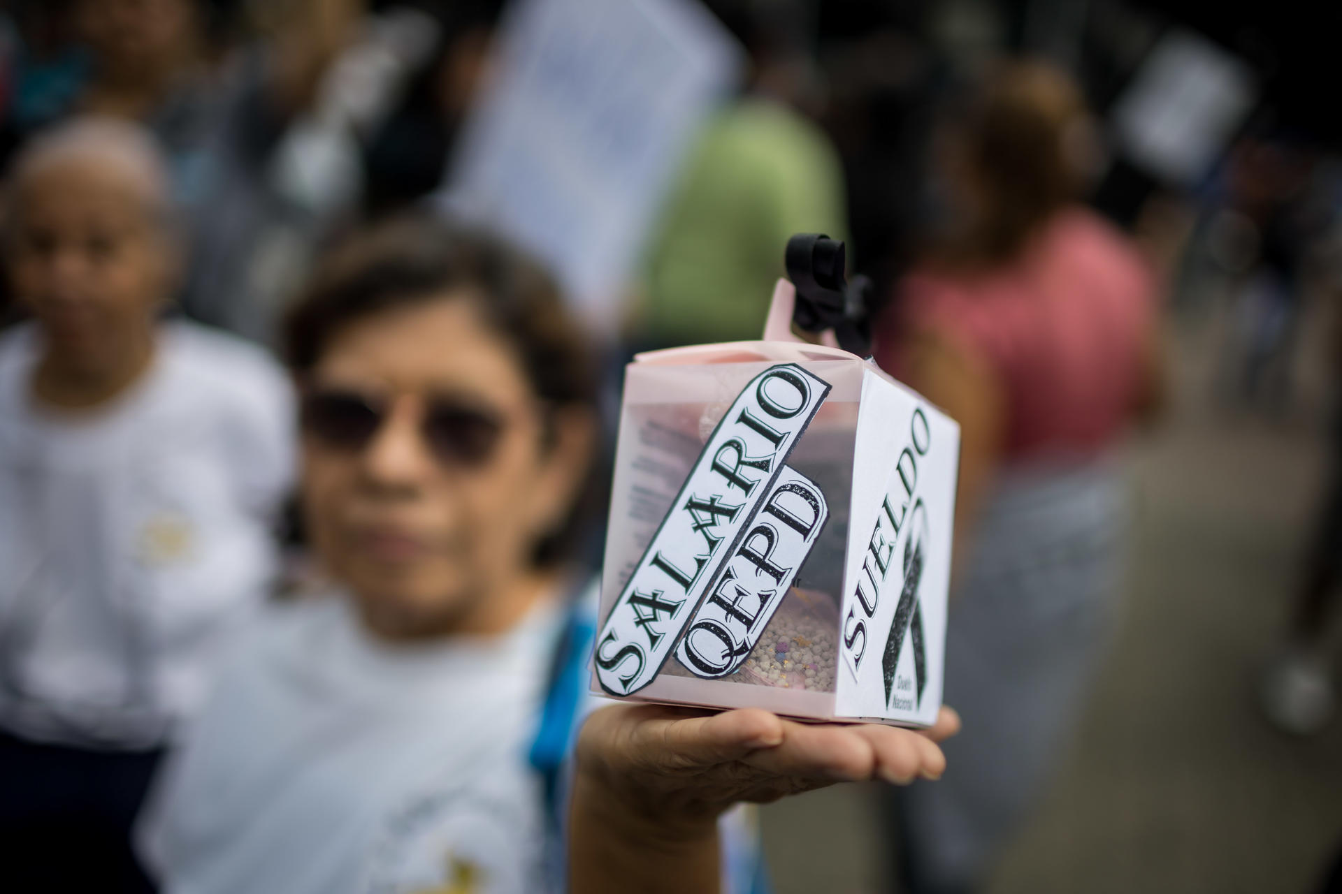 “Deterioro significativo”: Economista alertó que los más golpeados en 2025 serán los que ganan en bolívares