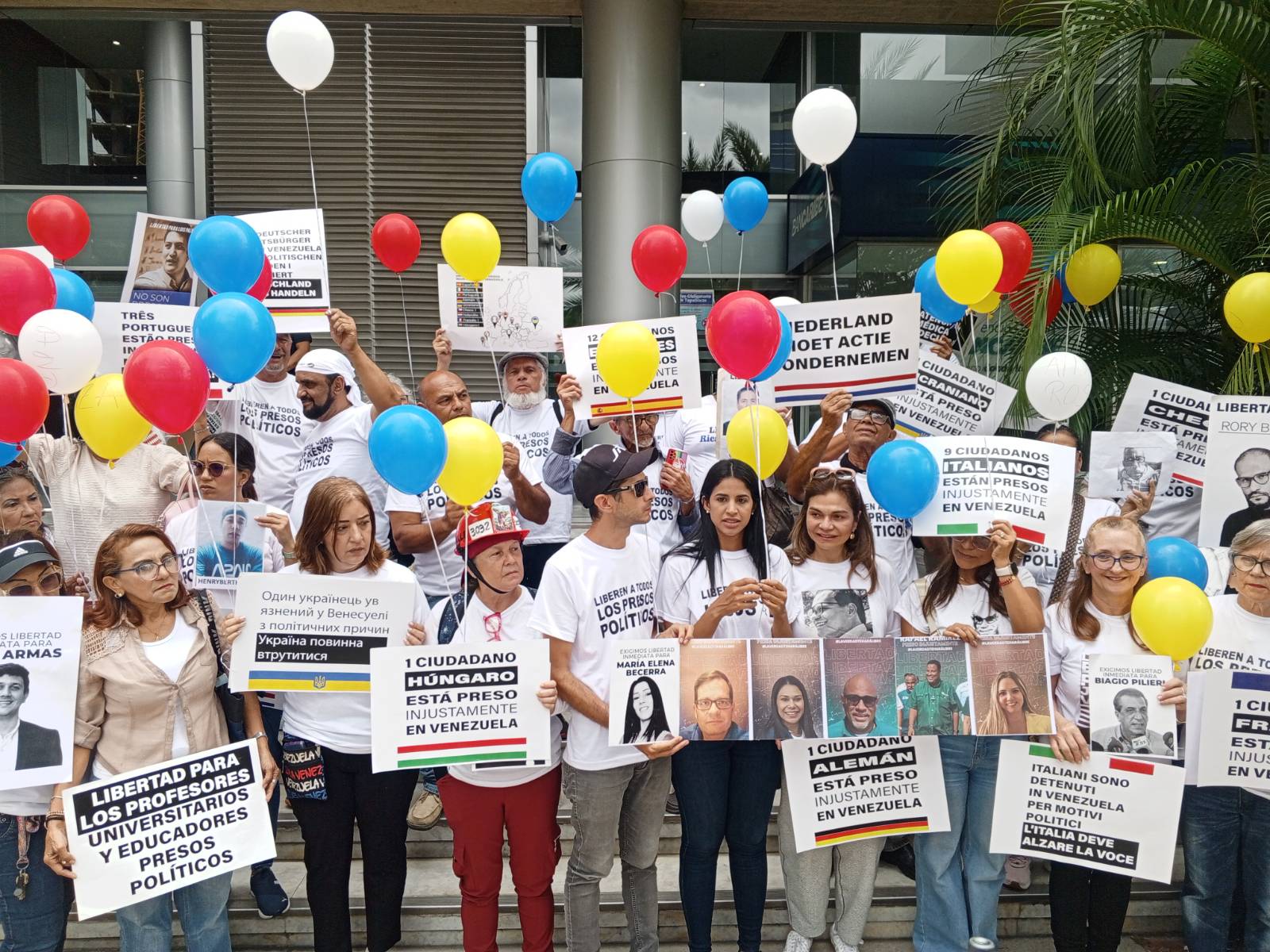 ClippVe culminó la Ruta Global Por La Justicia desde la sede de la Unión Europea este #9May (Imágenes)