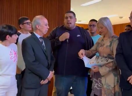 VIDEO: Presidente de la FCU-UCV encaró a ministra chavista para pedir liberación de Jesús Armas y Rocío San Miguel