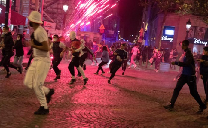 Tres heridos y 43 detenidos en incidentes por la celebración del triunfo del PSG en París