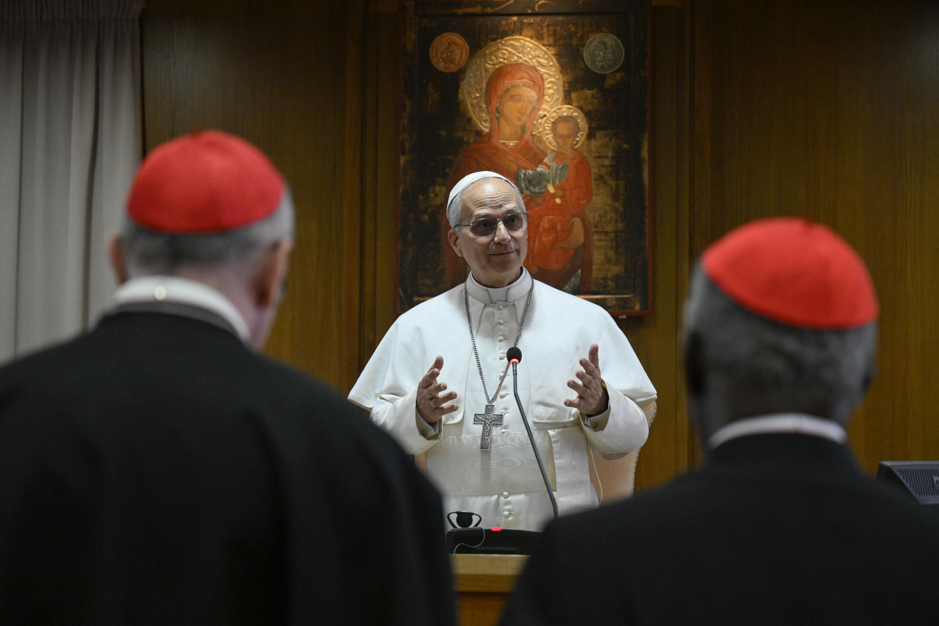El papa León XIV visitó por sorpresa un santuario de los agustinos en las afueras de Roma