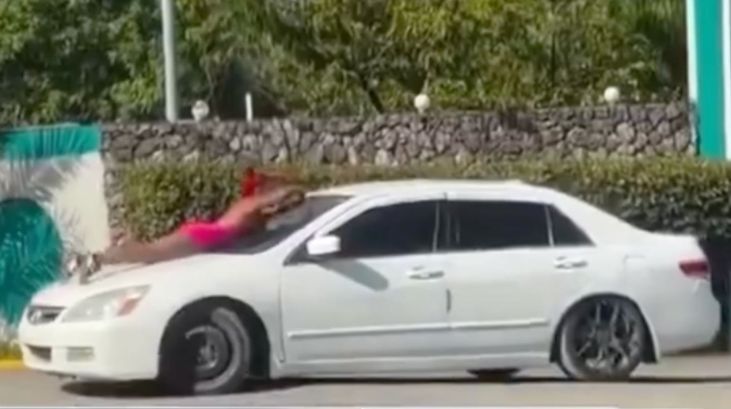 VIRAL: La reacción de una mujer que descubrió a su marido salir de un hotel con la amante (VIDEO)