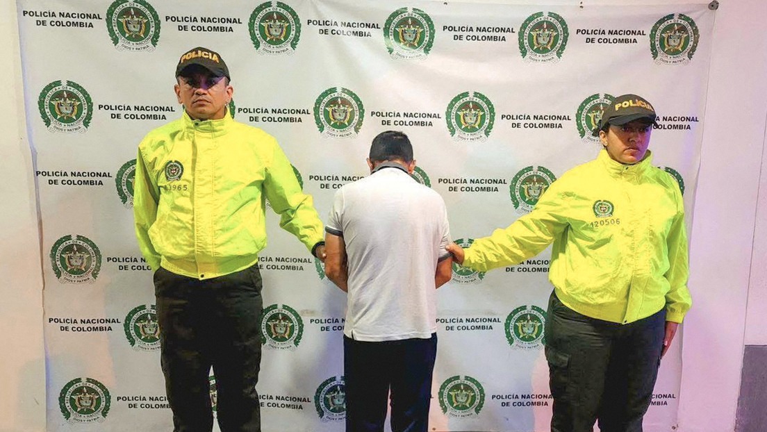 Indignación en Colombia: Congregación del pastor que abusó a su hijastra pide exonerarlo porque «fue poseído»