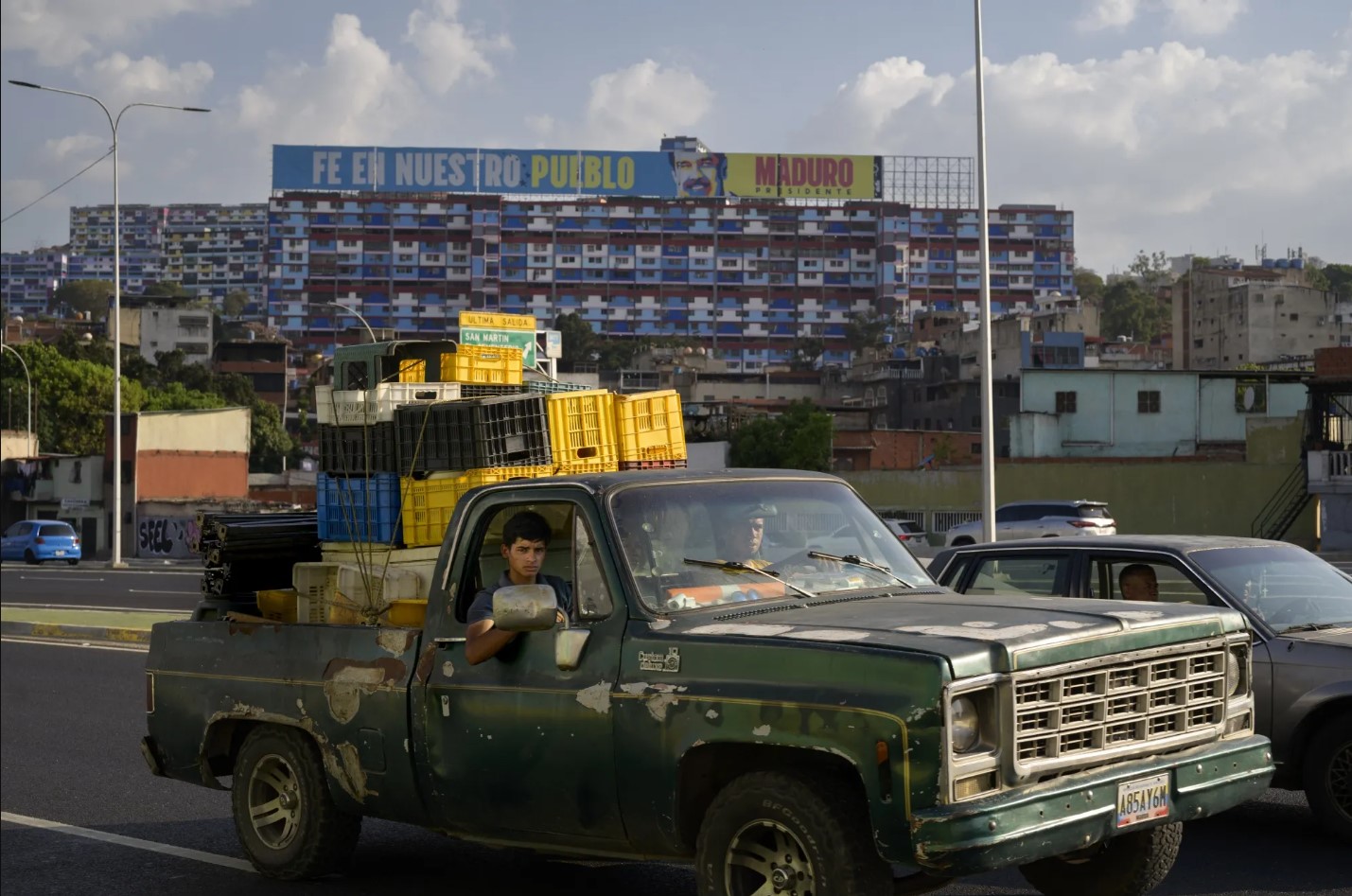 Bloomberg: Apagones, inflación y presión cambiaria en Venezuela reavivan fantasmas del colapso de 2019